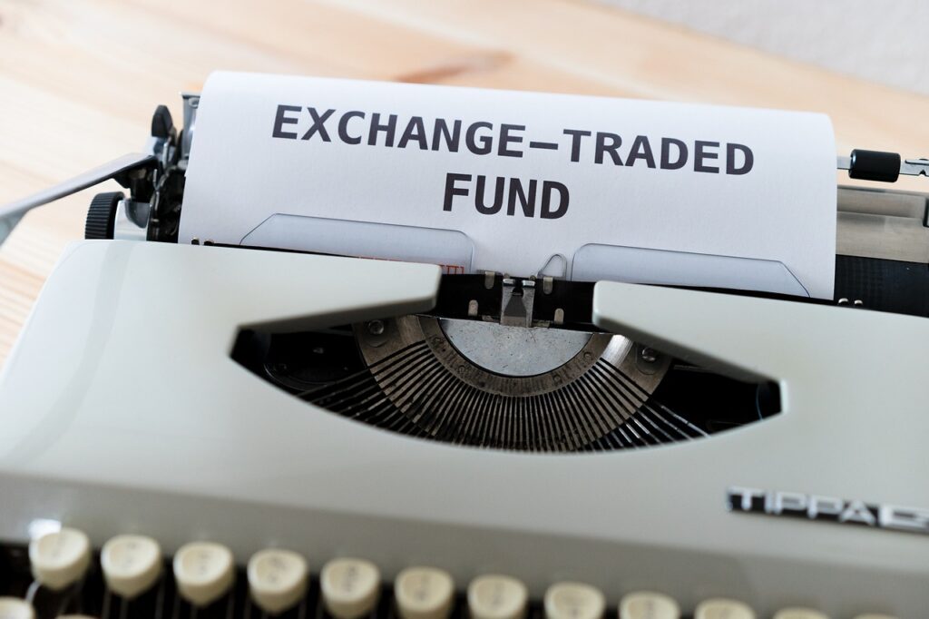 mockup, typewriter, word, money, wall street, etf, exchange, traded, fund, financing, analysis, financial, investments, startup, strategy, crowdsourcing, success, dollar, avant-garde, black rock, retirement, savings, stock market index, finance, etf, etf, etf, etf, etf