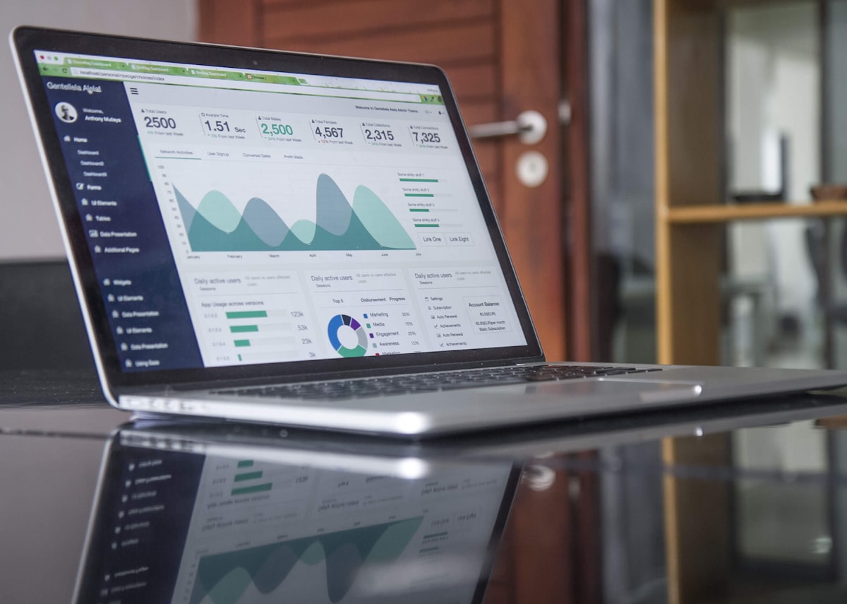 best ETFs to buy - portfolio growth dashboard on laptop screen