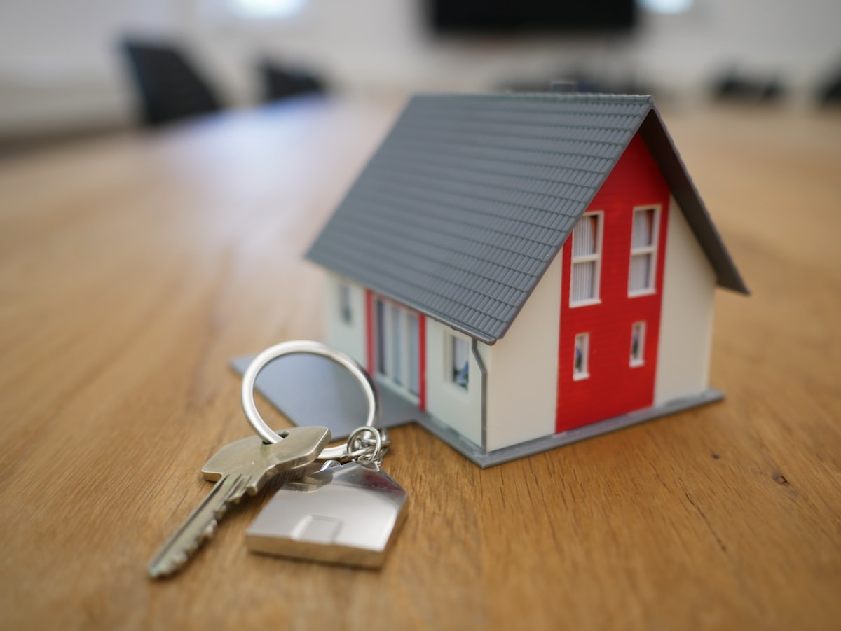 rental property management tools for landlords - house keys and clipboard
