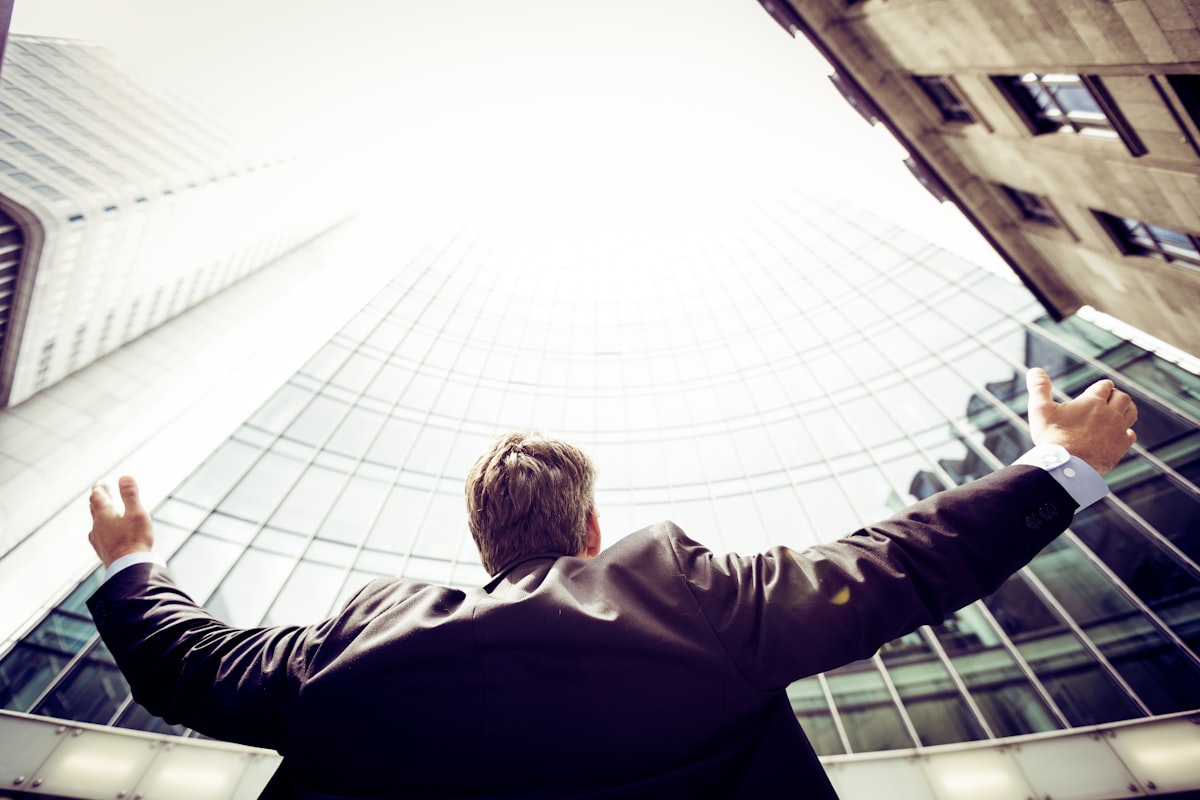 Unfair Advantage review — entrepreneur mindset and financial freedom in the city